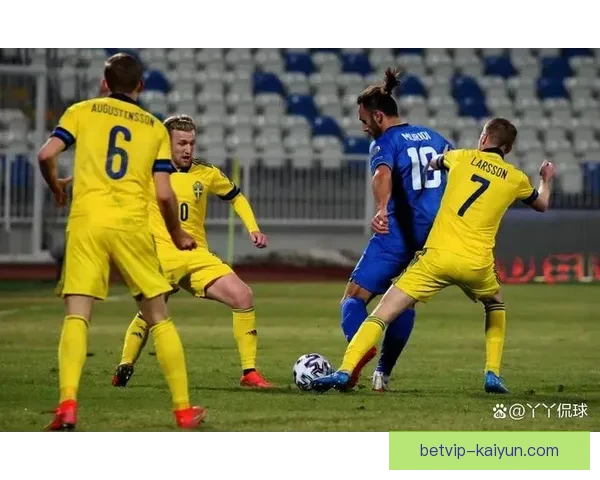 伊萨克领衔瑞典队冲击欧预赛,球迷期待其精彩表现与状态回暖 伊萨克领衔瑞典队冲击欧预赛,球迷期待其精彩表现与状态回暖