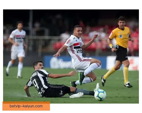 兰斯锋线表现稳健，近期状态回暖值得关注